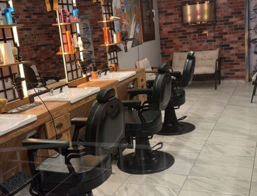 SALOON BOSS
